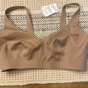 Lululemon NWT Like Nothing Bra 34DD Nude Soft Sand